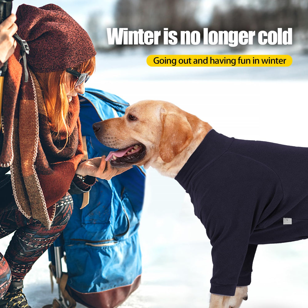 Gilet polaire Pinellia pour chien col rond bleu nuit, col montant protecteur.