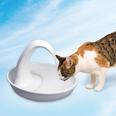 Base anti-glisse du Pioneer Pet Swan assure la stabilité.