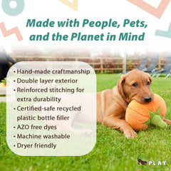 Jouet P.L.A.Y. pomme avec sifflet, idéal pour petits chiens.