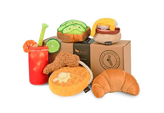 Jouet P.L.A.Y. œufs bénédict pour chiens, couineur durable et parfait pour le brunch ludique.
