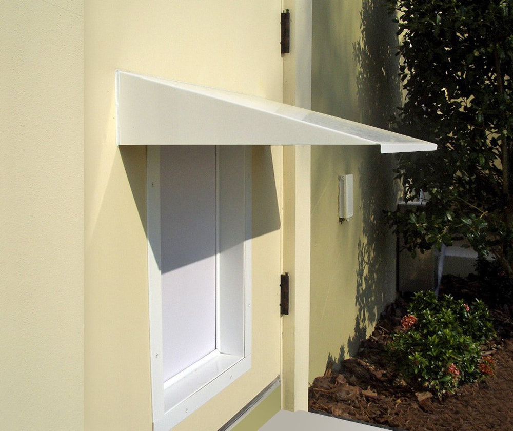 Plexidor auvent porte animaux, installation facile pour une protection durable.