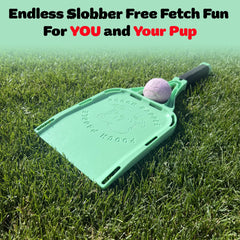 Pooch Paddle montre la prise ergonomique pour un lancer confortable.