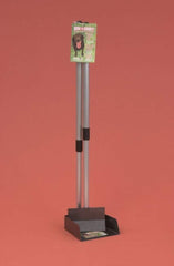 Precision Pet Little Stinker: manche extensible 44 pouces pour ramasser sans effort.