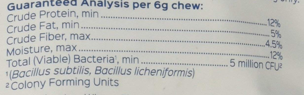 Cheval recevant Probios lors d’un déplacement, routine facile à adopter.