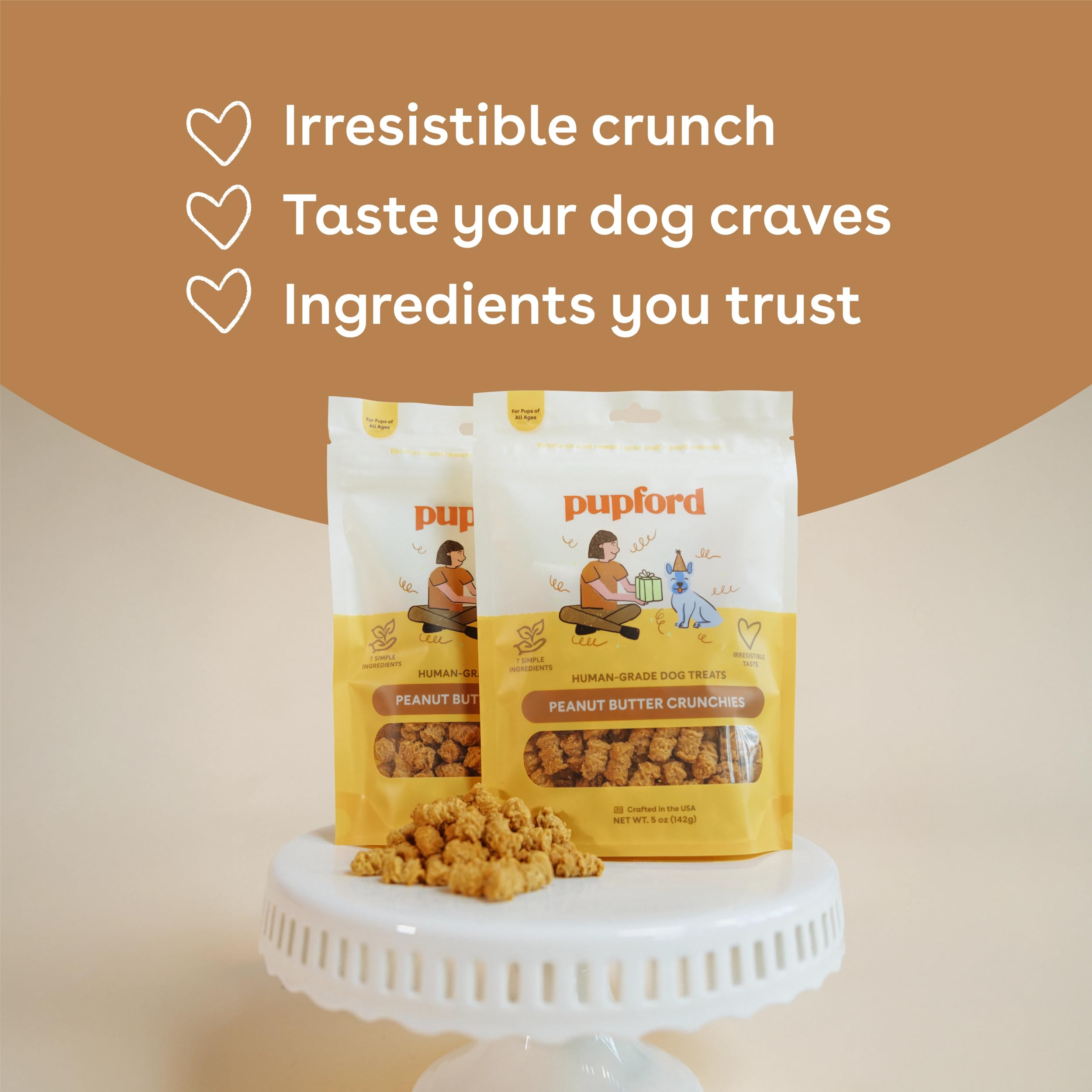 Chiot dégustant Pupford Crunchies, plaisir et récompense pendant l'apprentissage.
