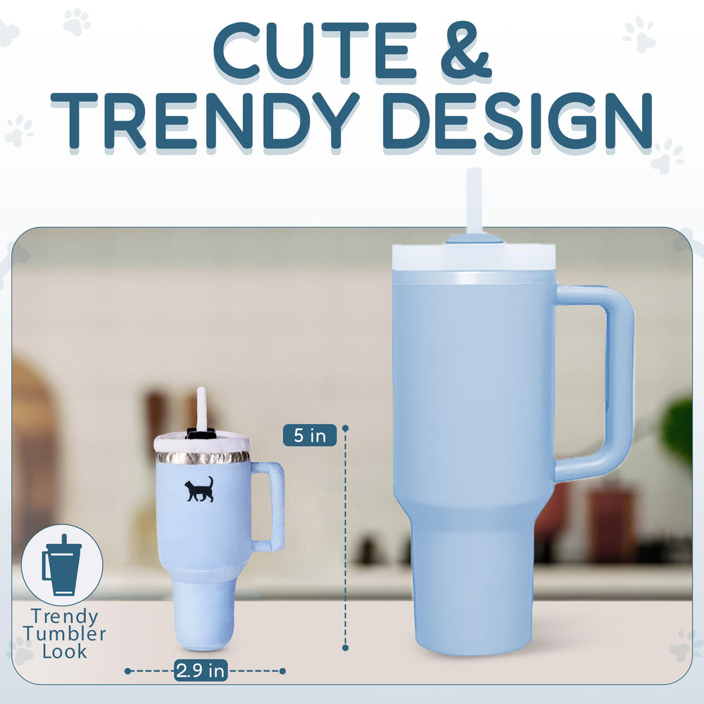 Kitty Cup en intérieur par PUPROAR, jouet léger avec herbe à chat.