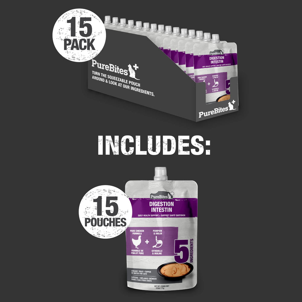 Chat heureux grâce à PureBites Plus Squeezables en déplacement.