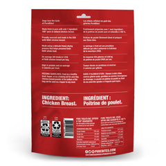 Tranches de poulet lyophilisé PureBites prêtes à offrir.