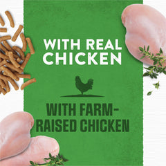 Purina Moist and Meaty chienne heureuse mange.