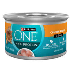Purina One : boîte ouverte poulet-gravy, texture appétissante pour hydrater le chat