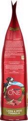 Purina One croquettes agneau et riz, peau et pelage nourris par des nutriments.