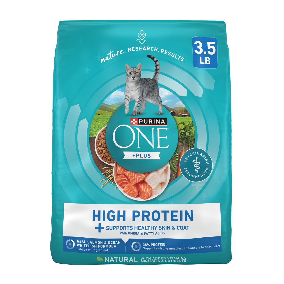 Purina ONE Plus haute-protéine au saumon, croquettes pour chats actifs.