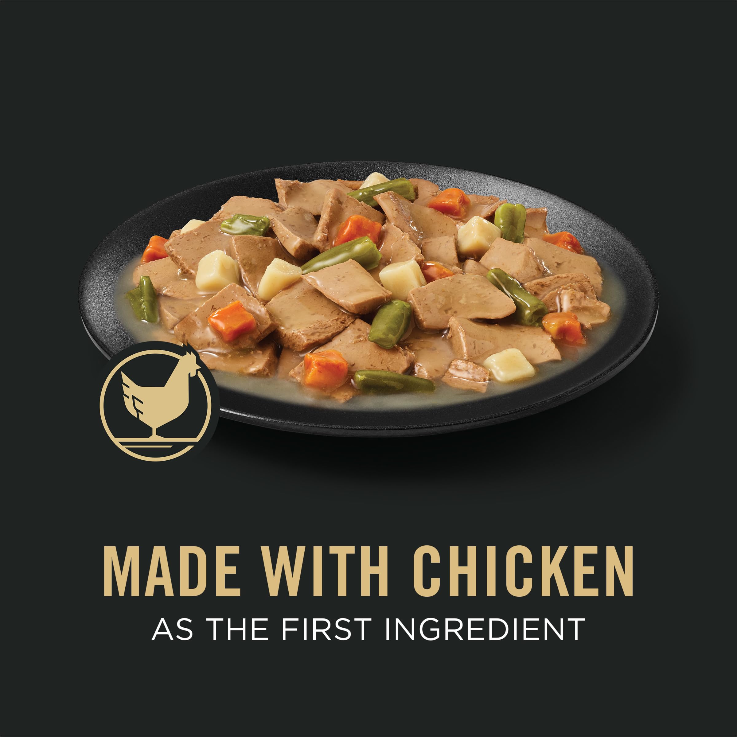 Purina Pro Plan Complete Essentials Tranches poulet et légumes en sauce présentées dans une assiette.