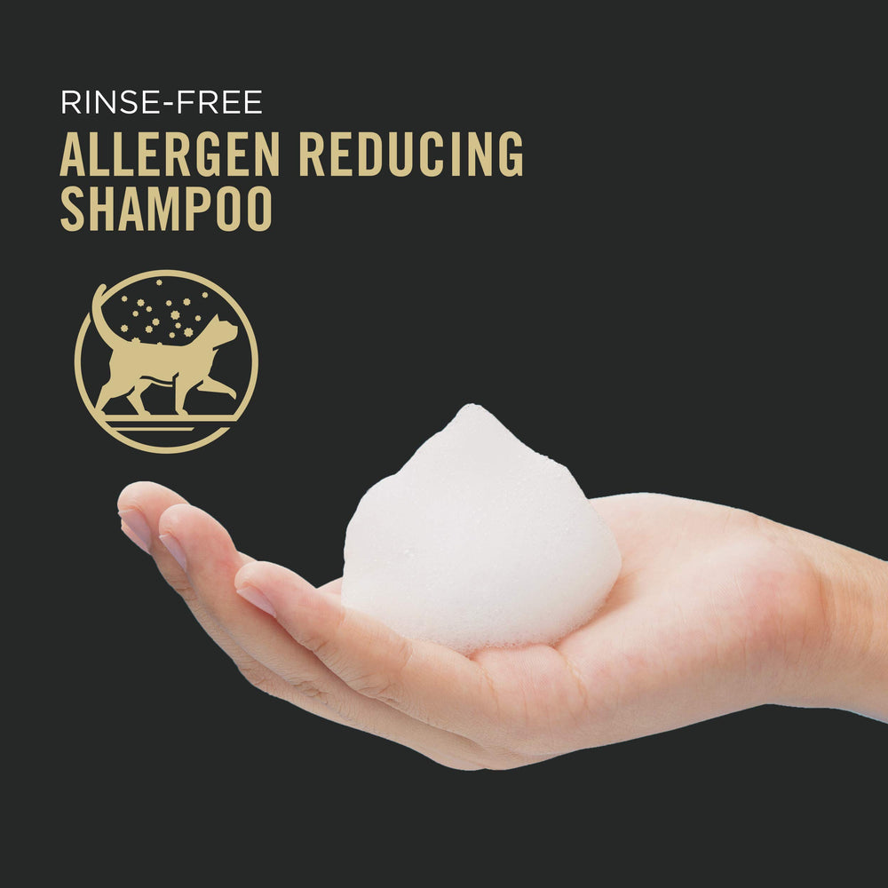 Purina Pro Plan LIVECLEAR mousse chat sans rinçage, nettoyage rapide et efficace.