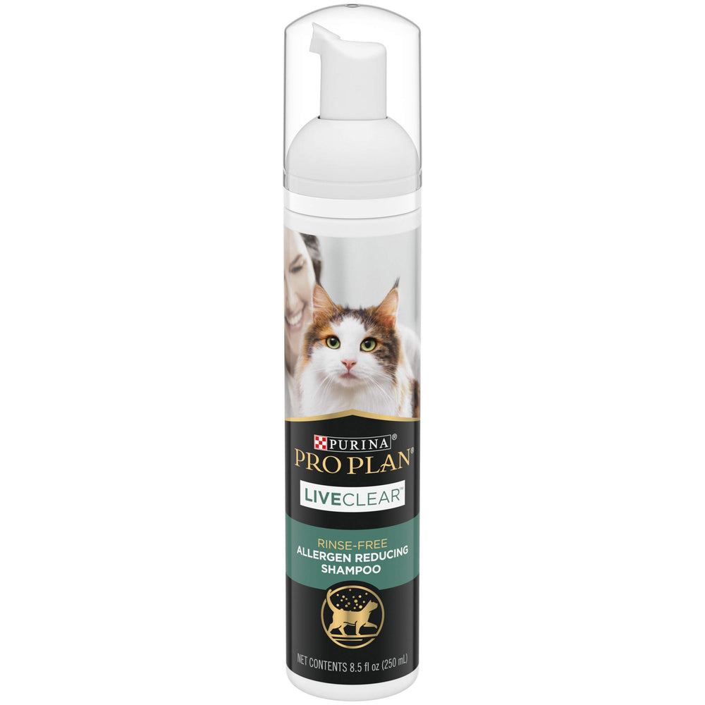 Purina Pro Plan LIVECLEAR shampoo chat pompe pour un pelage propre sans rinçage.