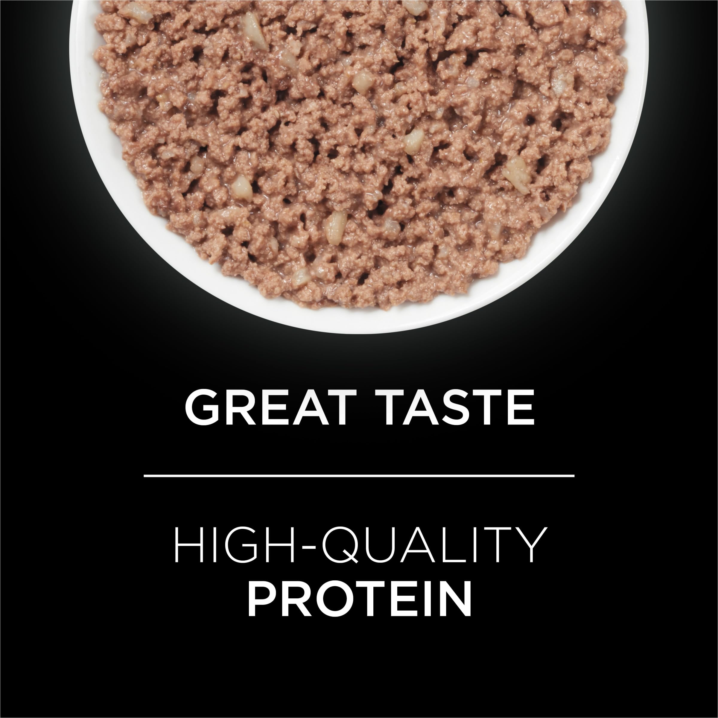 Purina Pro Plan UR St/Ox Feline – emballage visible, hydratation potentielle lors du repas.