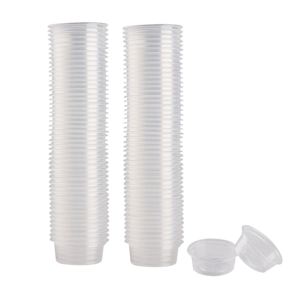Utilisation quotidienne pratique des coupelles QIHYCUF pour petits animaux.