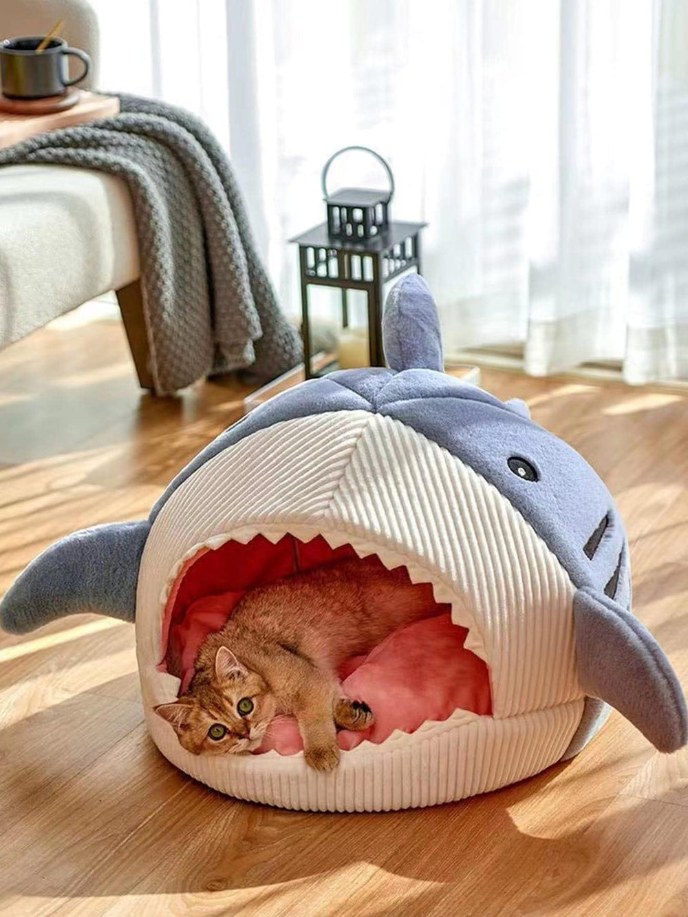 QWINEE Nid-chat Requin bleu, matière polyester douce, toucher agréable et durable.