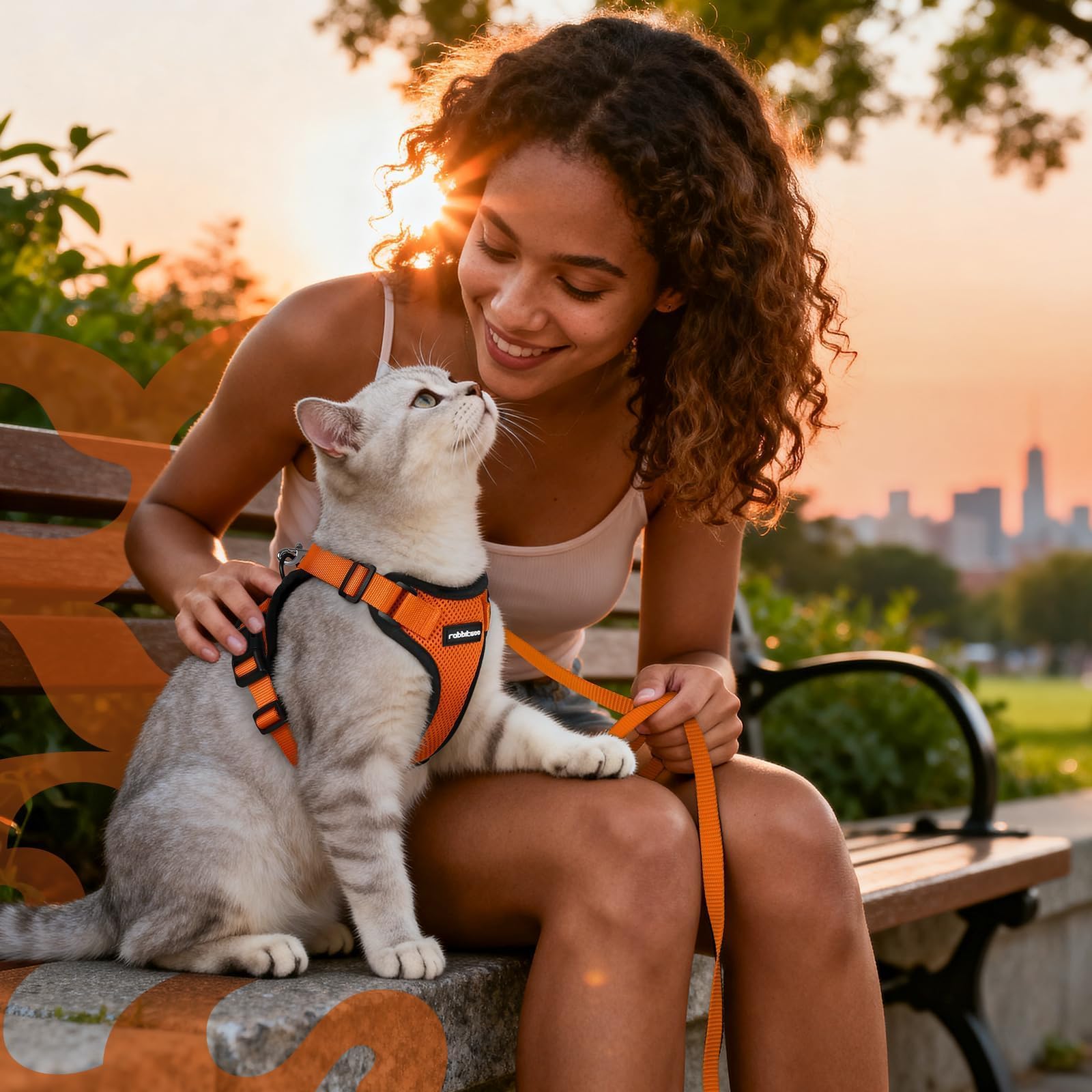 Harnais Rabbitgoo orange XS, style vivant et confort pour petit chat.
