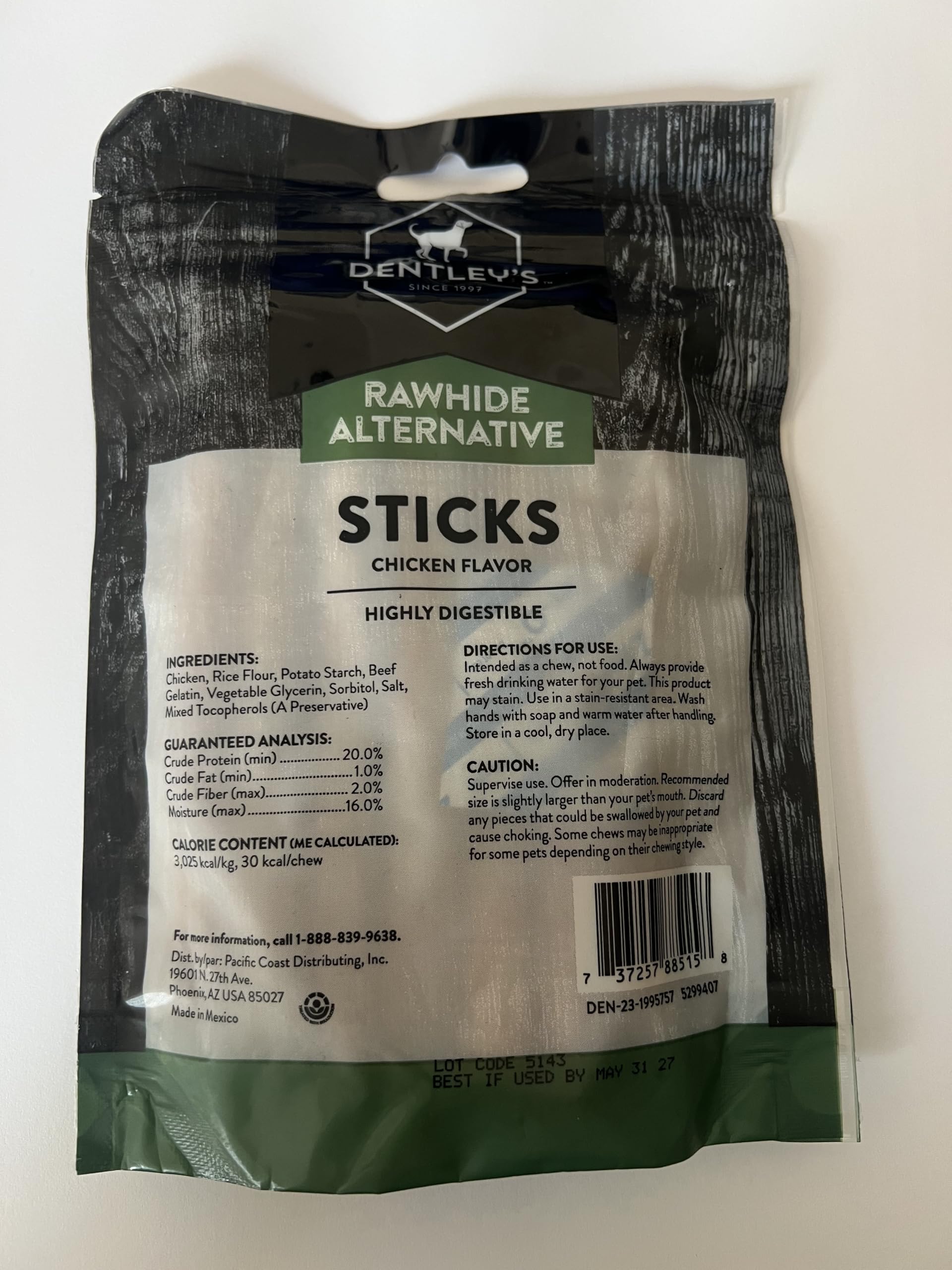 Rawhide-Free Retriever au poulet réel, détails montrant morceaux de poulet pour mâcher sûr