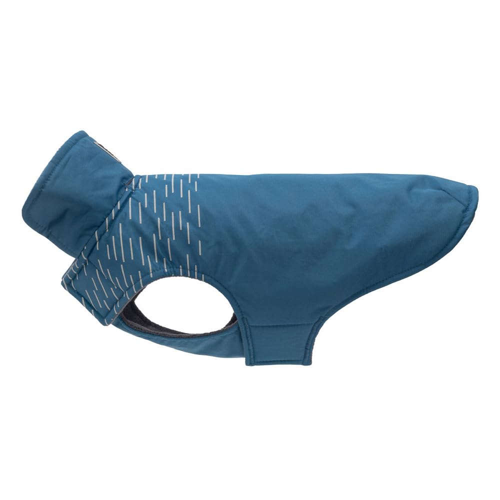 Le manteau RC Pets Cascade pour chien en neige offre chaleur et protection imperméable.
