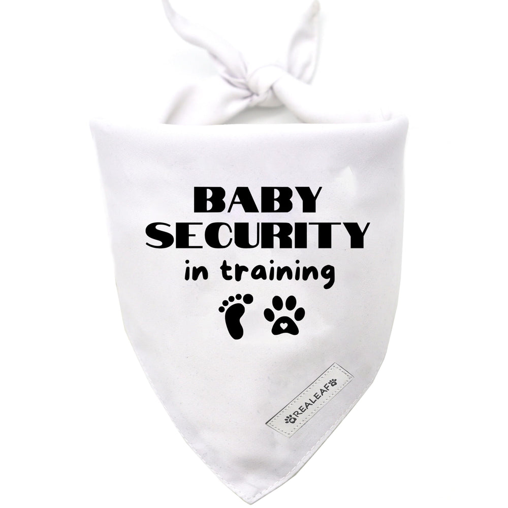 Bandana Realeaf double couche sur chien moyen à grand, résistance et durabilité.