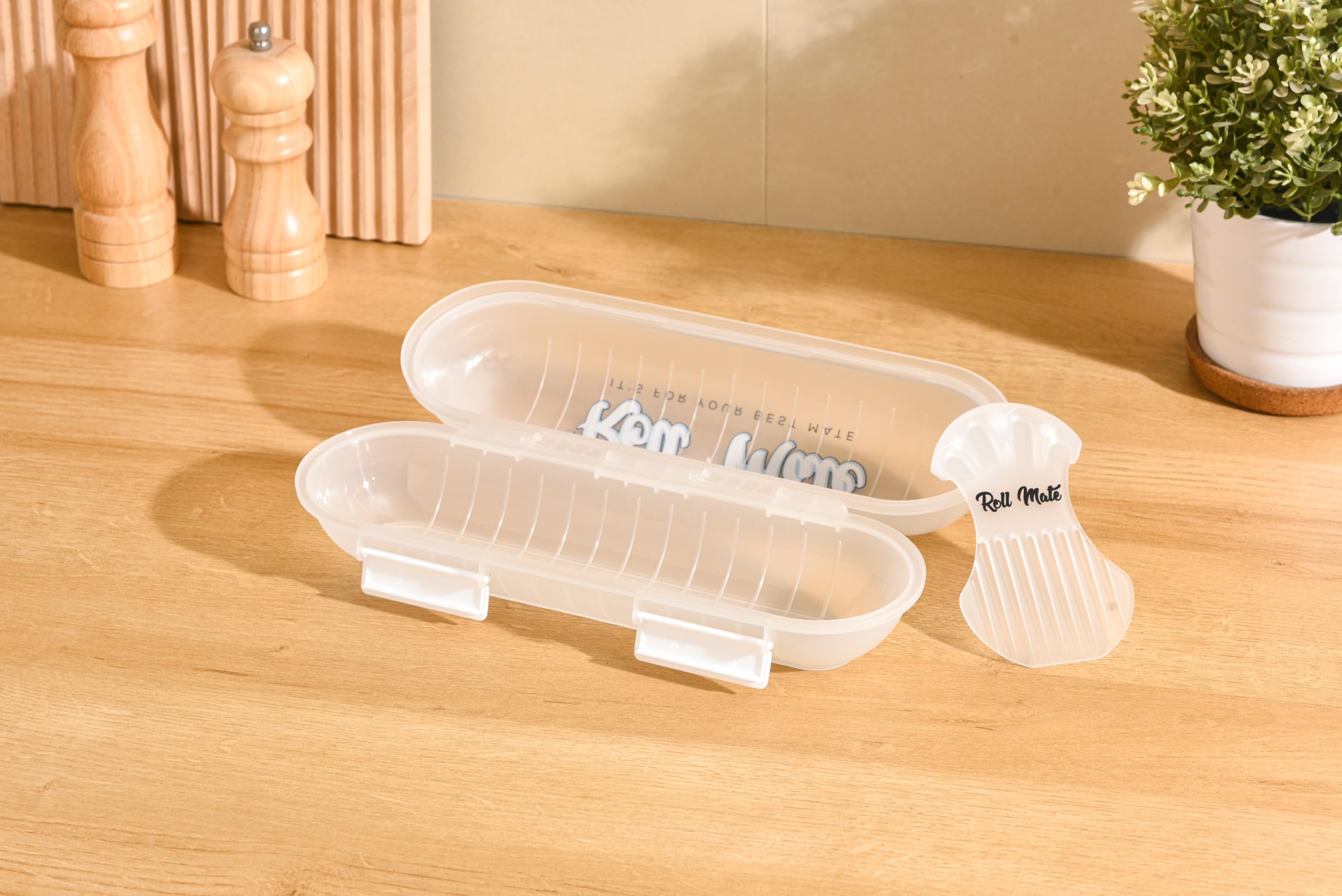 Roll Mate trois tailles, adaptées à la plupart des rouleaux pour chiens.