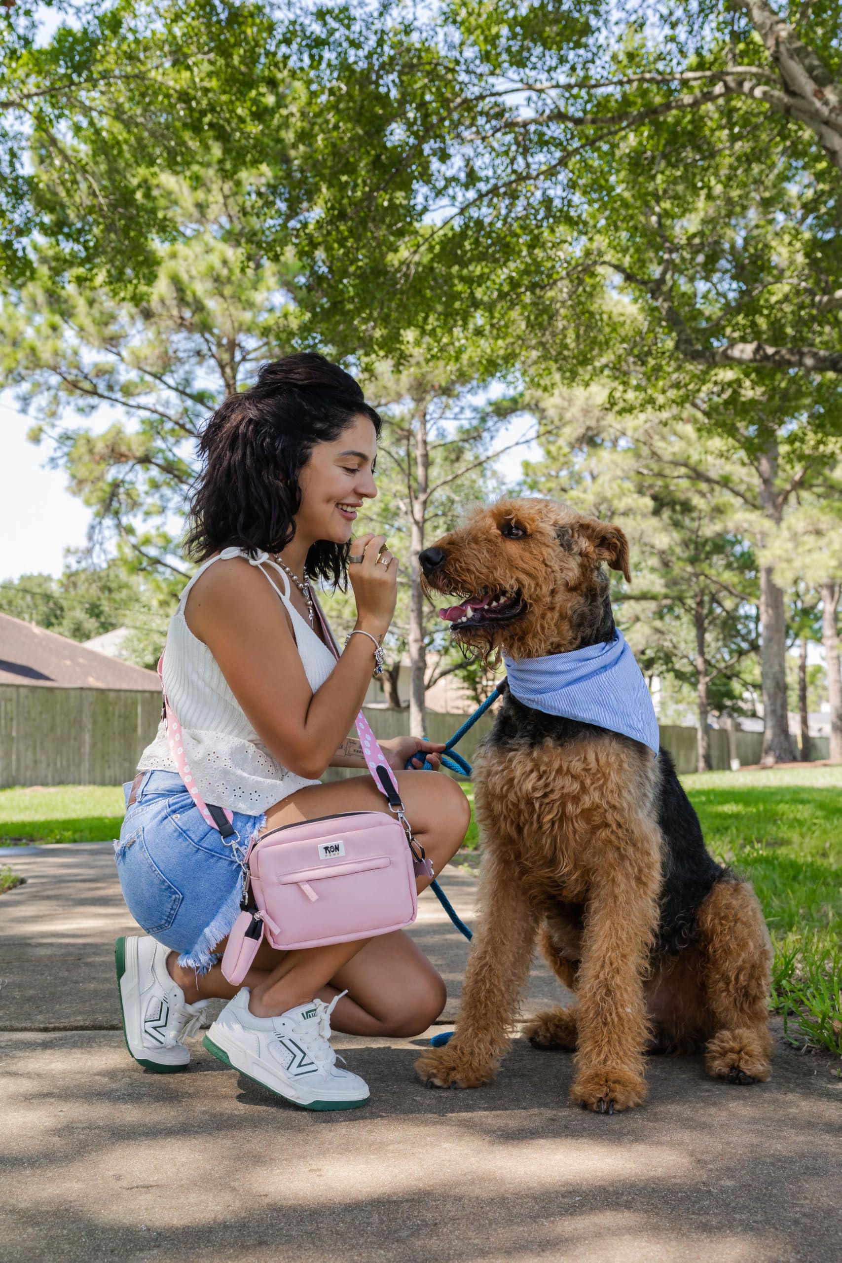 Ron Paws crochet-sac-usages-dechets rangement discret pour sacs d'ordures.