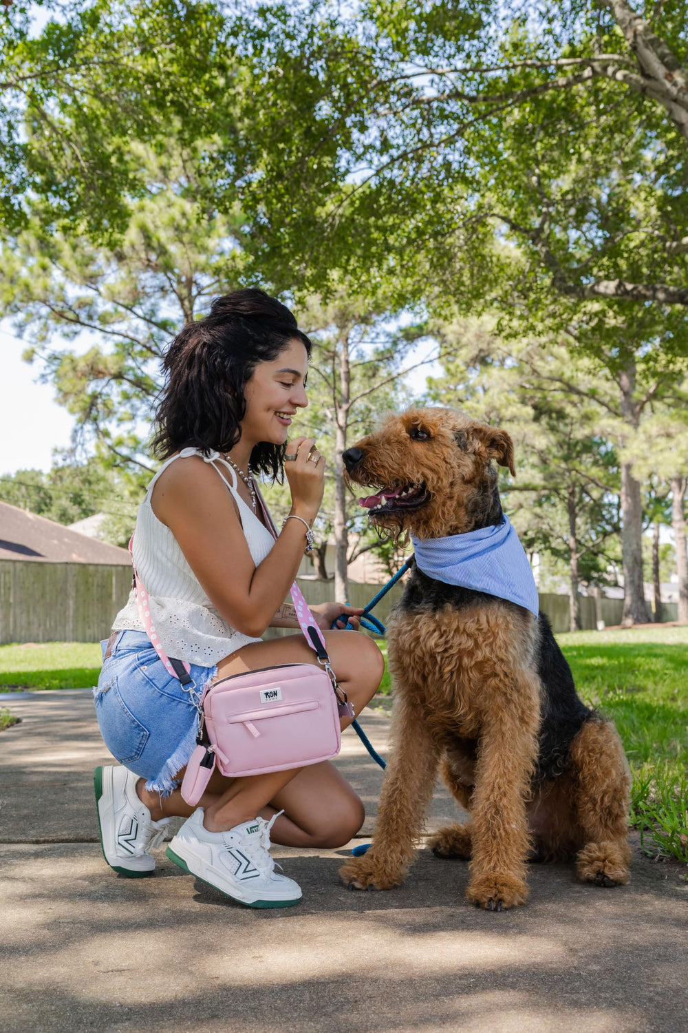 Ron Paws crochet-sac-usages-dechets rangement discret pour sacs d'ordures.