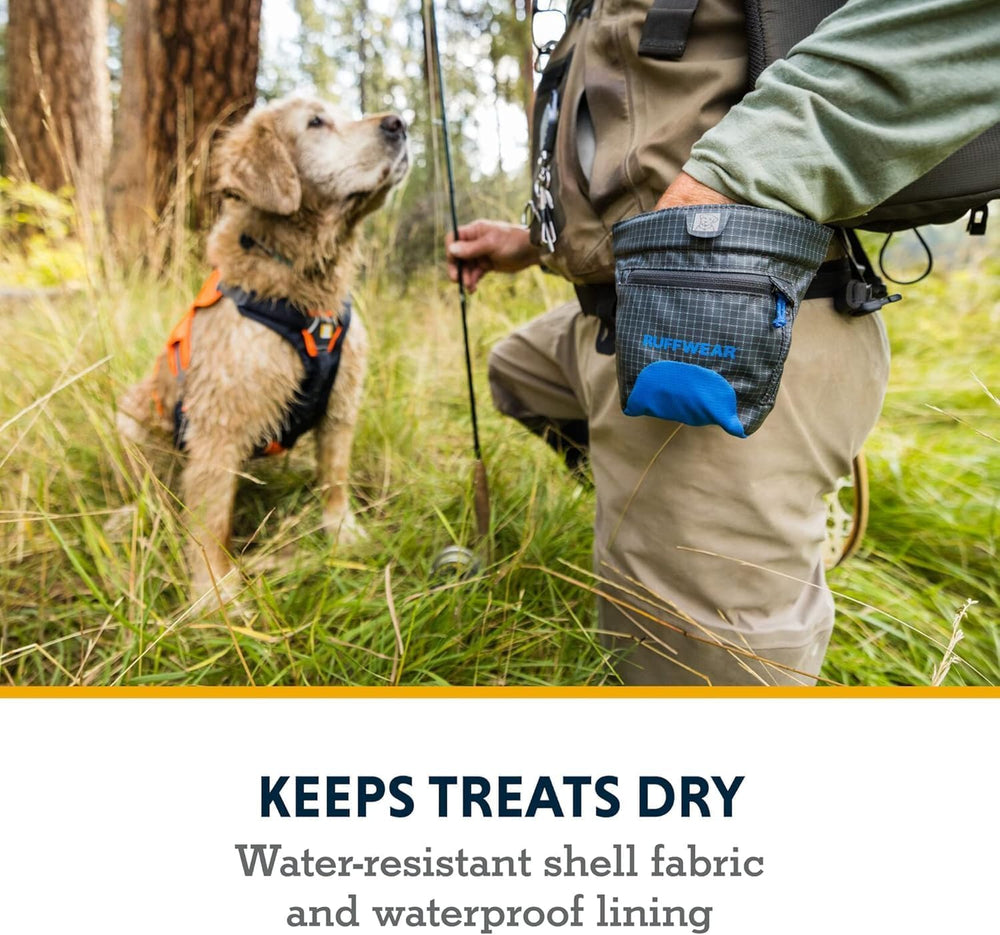 Conception ergonomique Ruffwear Treat Trader qui épouse le corps