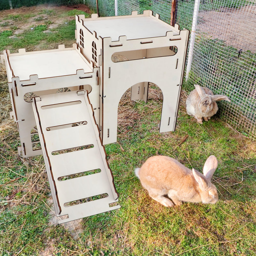 Rypet château lapin bois grande taille, espace intérieur ample pour plusieurs petits animaux.