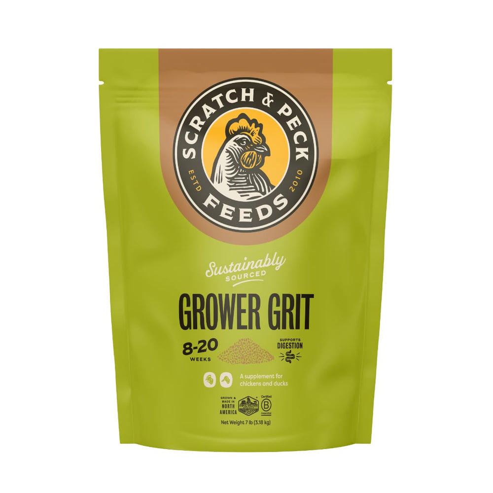 Scratch and Peck Grower Grit dans un bol, soutien naturel à la digestion des poulets.