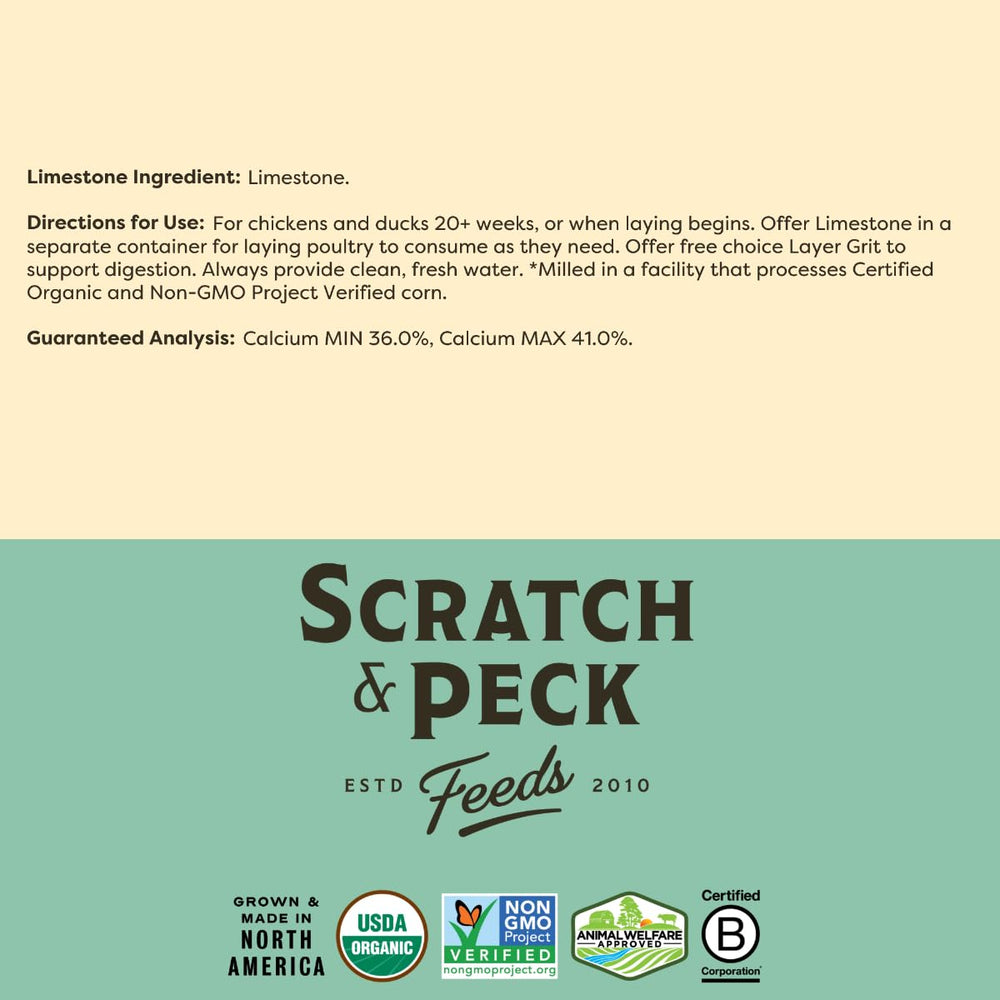 Scratch and Peck Feeds Limestone, bol mélangé, soutien possible à l'équilibre nutritionnel.