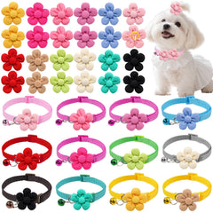 Senniea collier-fleurs-petit-chien, accessoire élégant pour sorties quotidiennes.