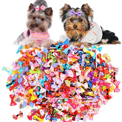 Senniea — noeud-petit-chien-rose, accessoire charmant pour sublimer le pelage lors des balades.