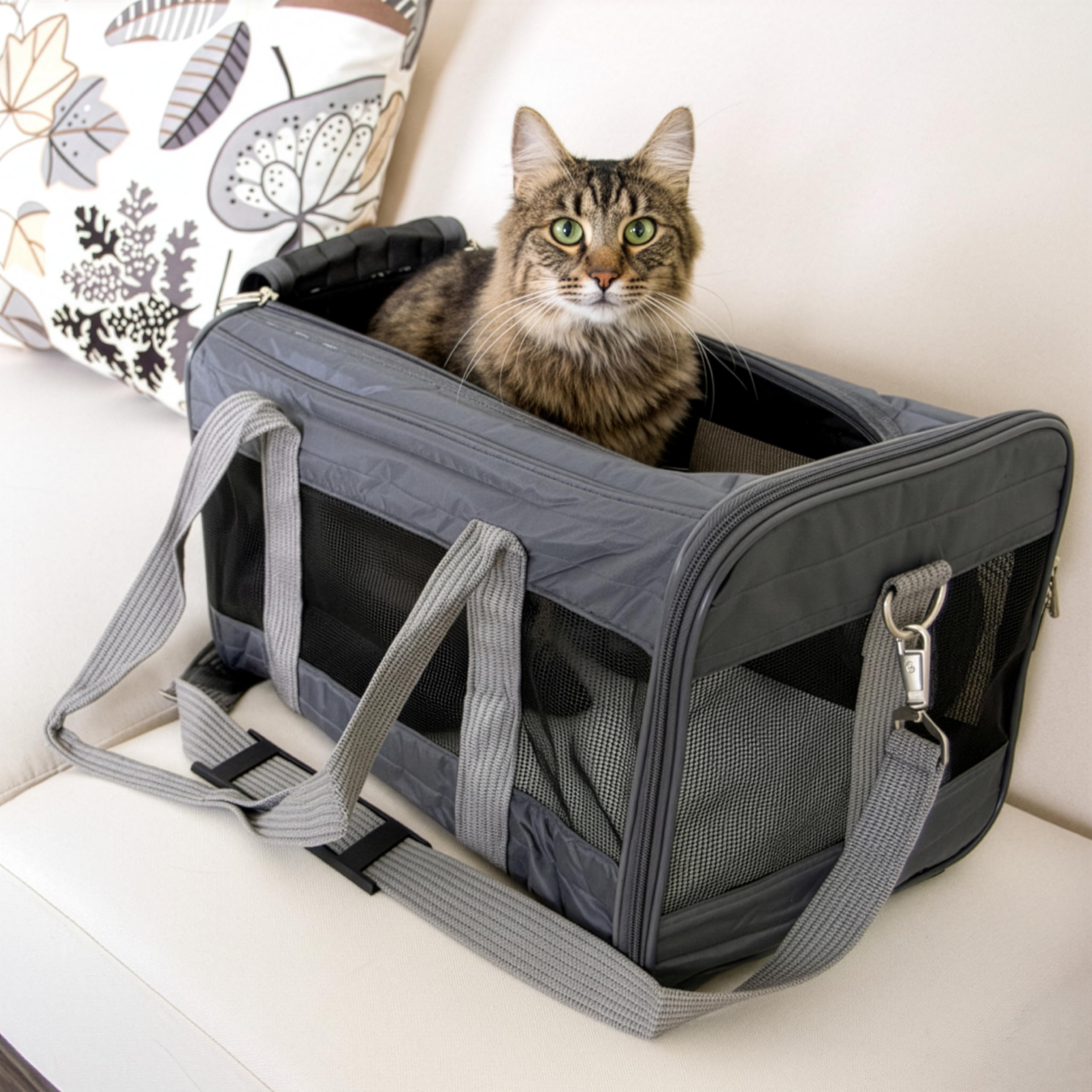 Bandoulière amovible Sherpa Original Deluxe pour transporter confortablement.