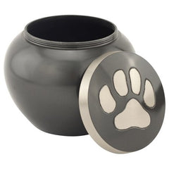 Silverlight Urns finition gris métal élégante sur étagère.