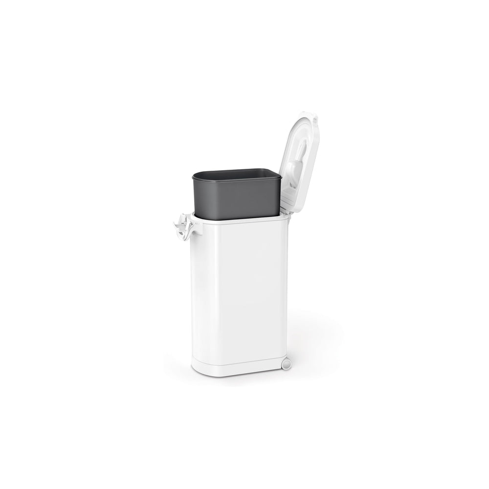 Poignee robuste et ergonomique du simplehuman assure une fermeture sûre.