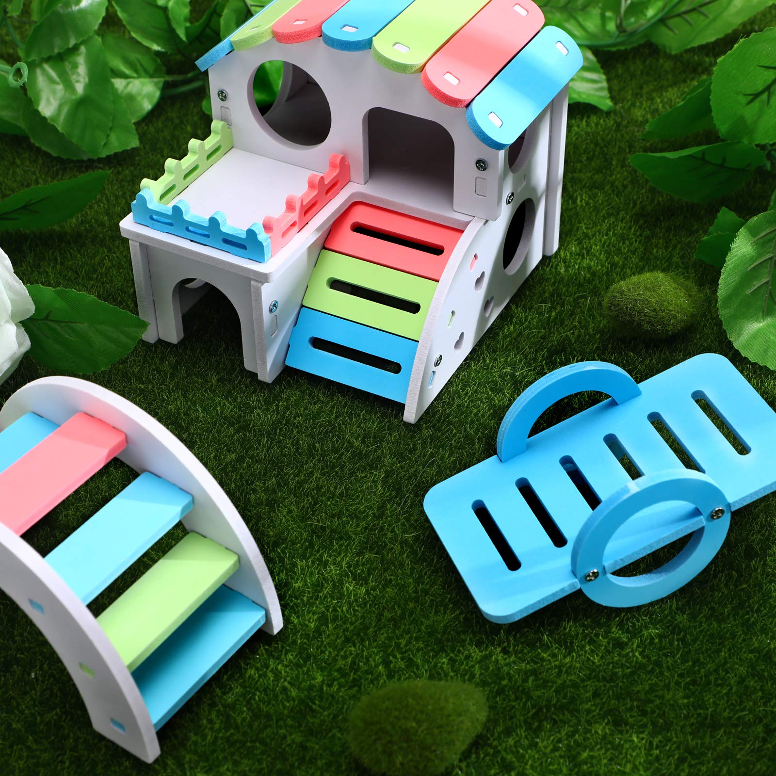 Skylety materiau-bois-plastique-securite, materials robustes et faciles a nettoyer.