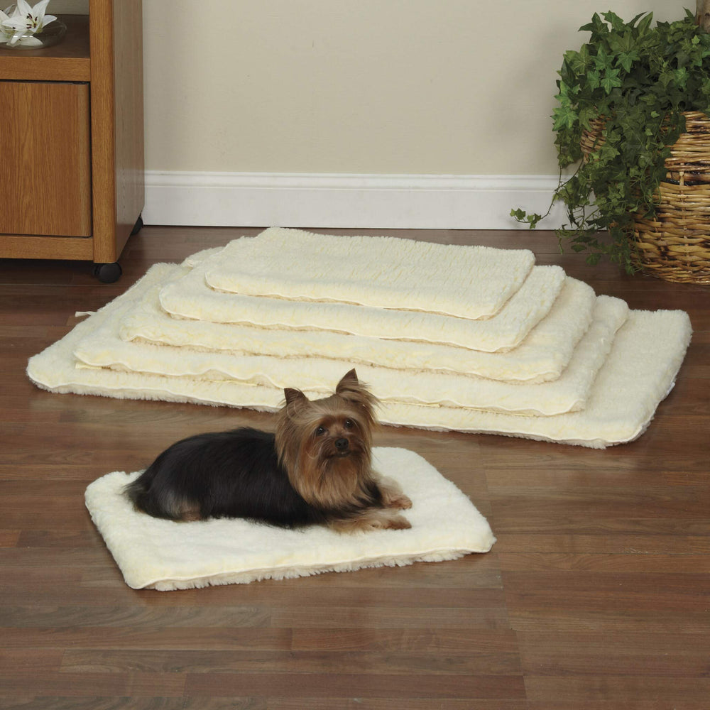 Slumber Pet tapis sherpa double-face dans la voiture pour trajets confortables.