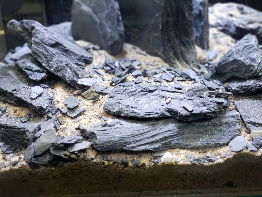 Small World Slate & Stone : bords plats pour murs et escaliers décoratifs.