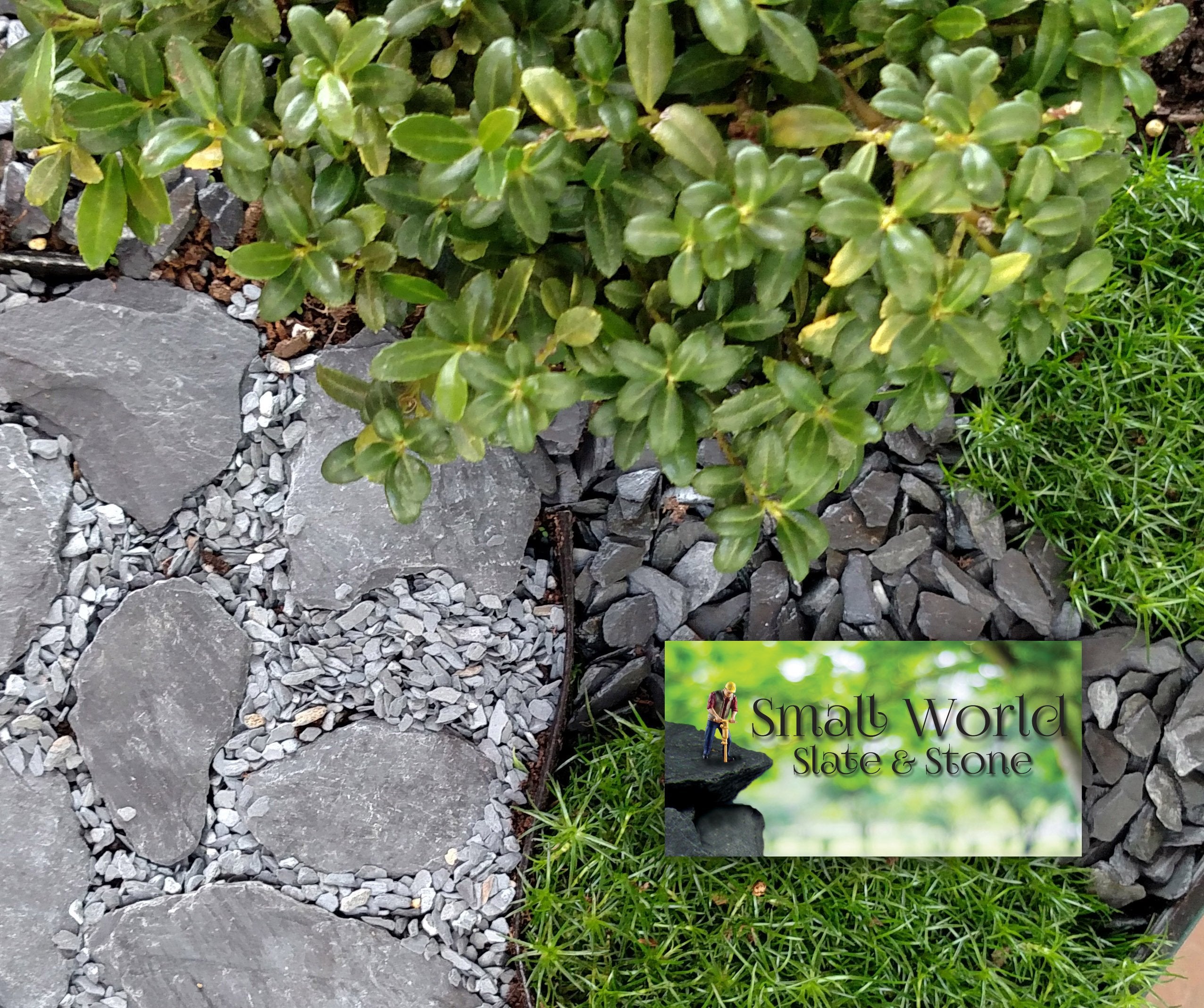 Small World Slate: surface naturelle pour mosaïques et art décoratif.