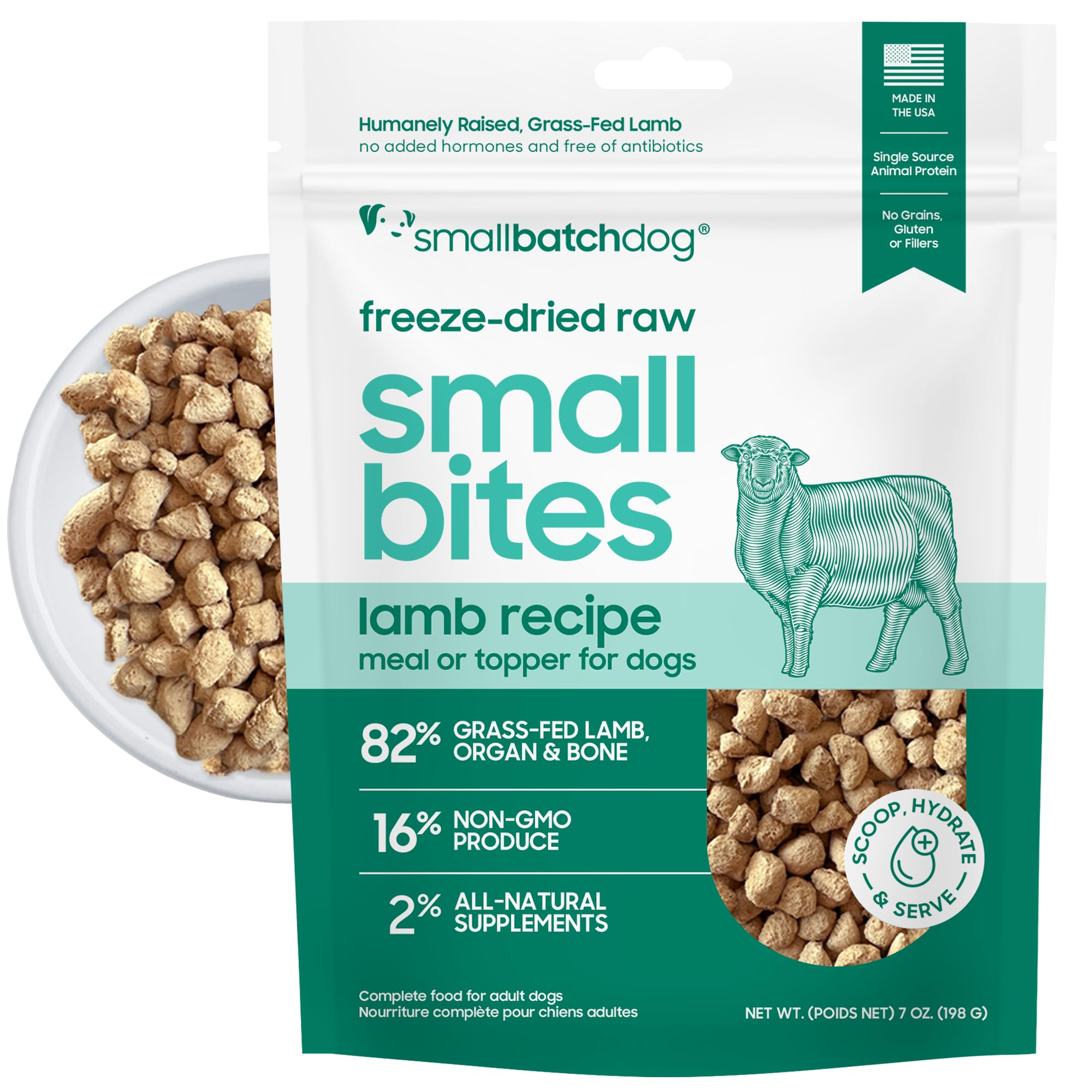 smallbatch Pets bouchées d'agneau lyophilisées, texture croquante et protéines pour l'énergie.