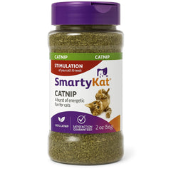SmartyKat Catnip naturel dans son bocal hermétique, stimulant l'amusement des chats d'intérieur.