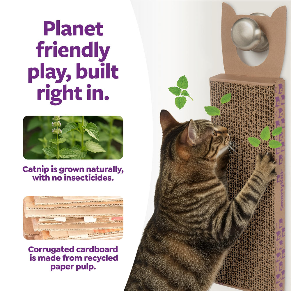 Texture écorce rappelant l’arbre, design naturel pour chats.