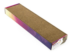 Infusion-herbe-a-chat sur SmartyKat Super Scratcher attire l’animal et stimule le jeu