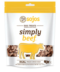 SOJOS Simply Beef, gros plan sur les morceaux crus séchés pour l'entraînement.