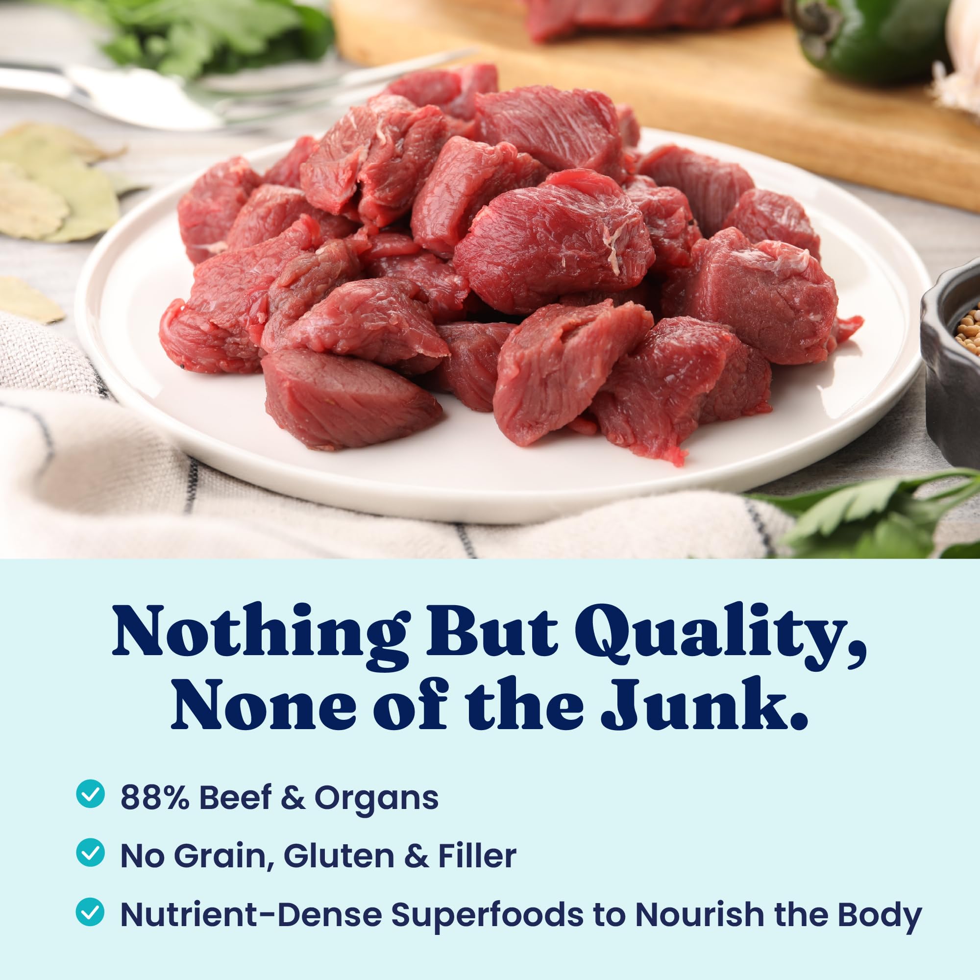Solid Gold protéines de boeuf et super-aliments visibles, soutien nutritionnel potentiel pour les repas.