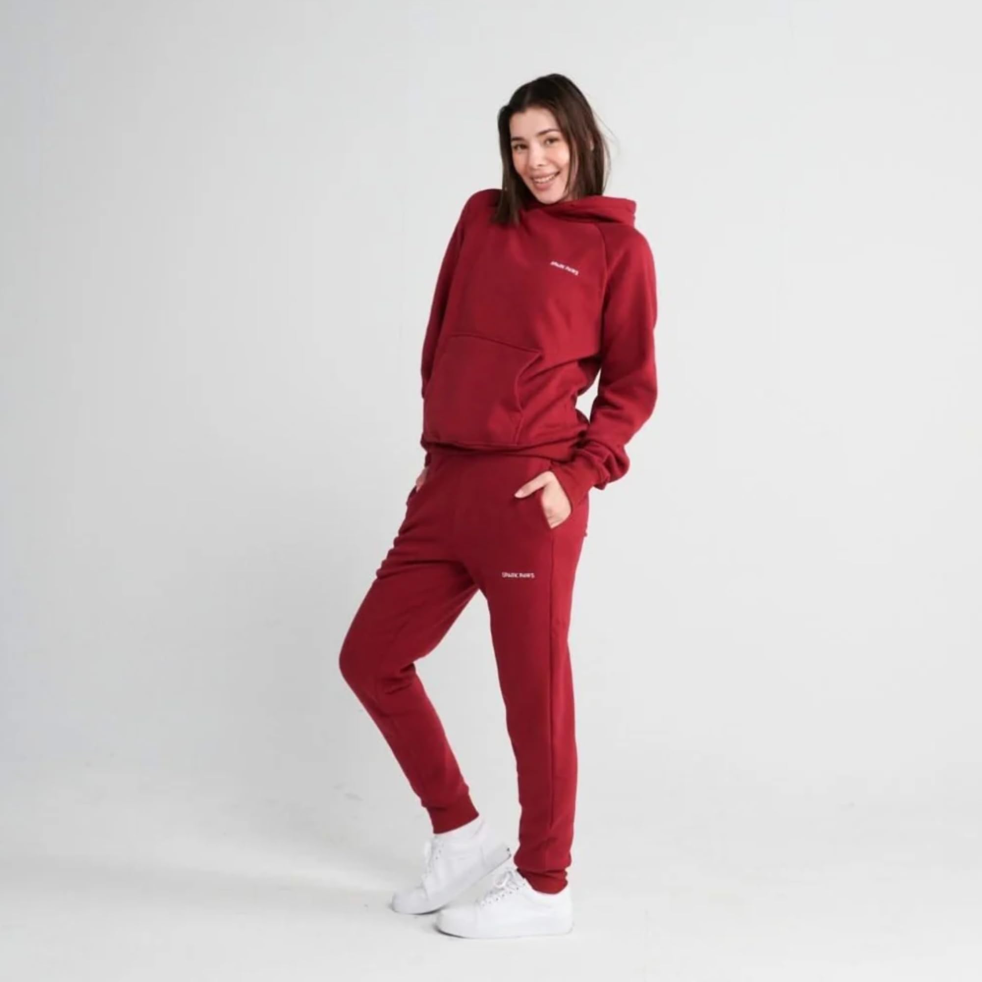 Spark Paws Hoodie Humain, capuche ajustable et poches pratiques pour sorties décontractées.