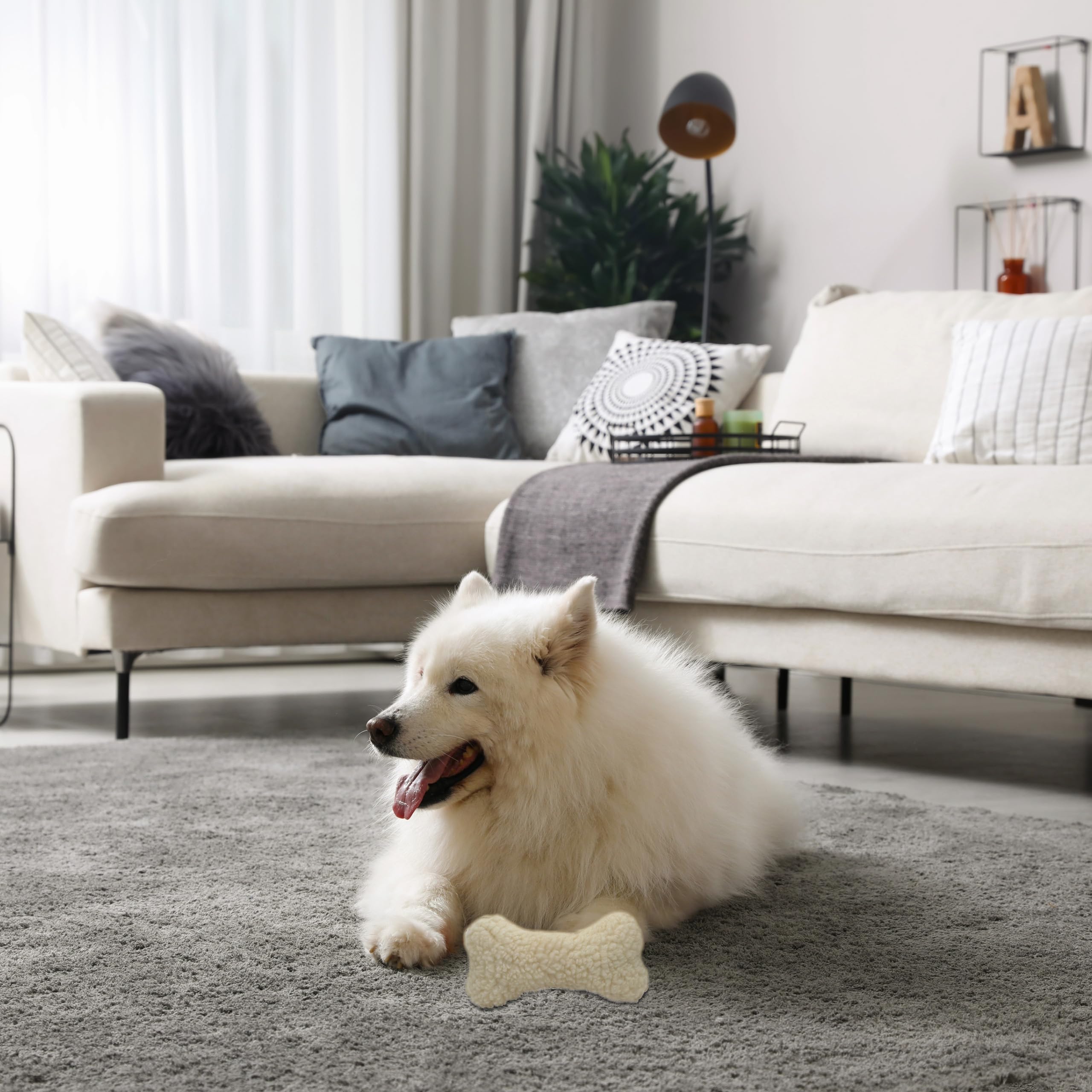 SPOT os-peluche: compagnon doux pour calmes moments de repos.